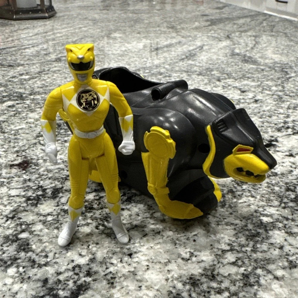 McDonalds Mighty Morphin Power Ranger Happy Meal Toy Yellow Bear Ninjazord‎